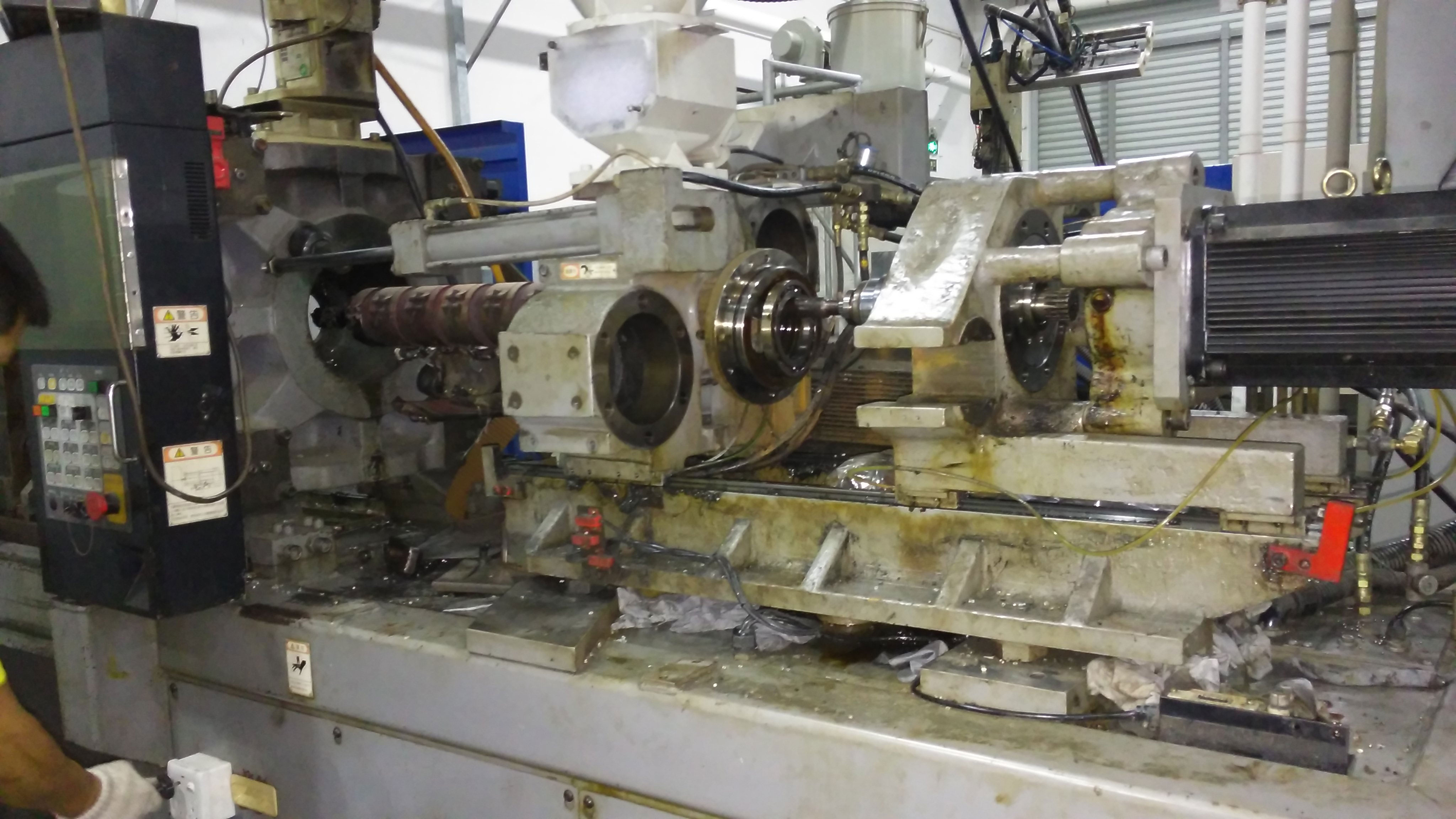 注塑機(jī)維修